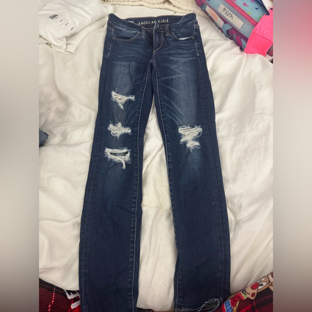 American Eagle Outfitters Women's Distressed Blue Jeans